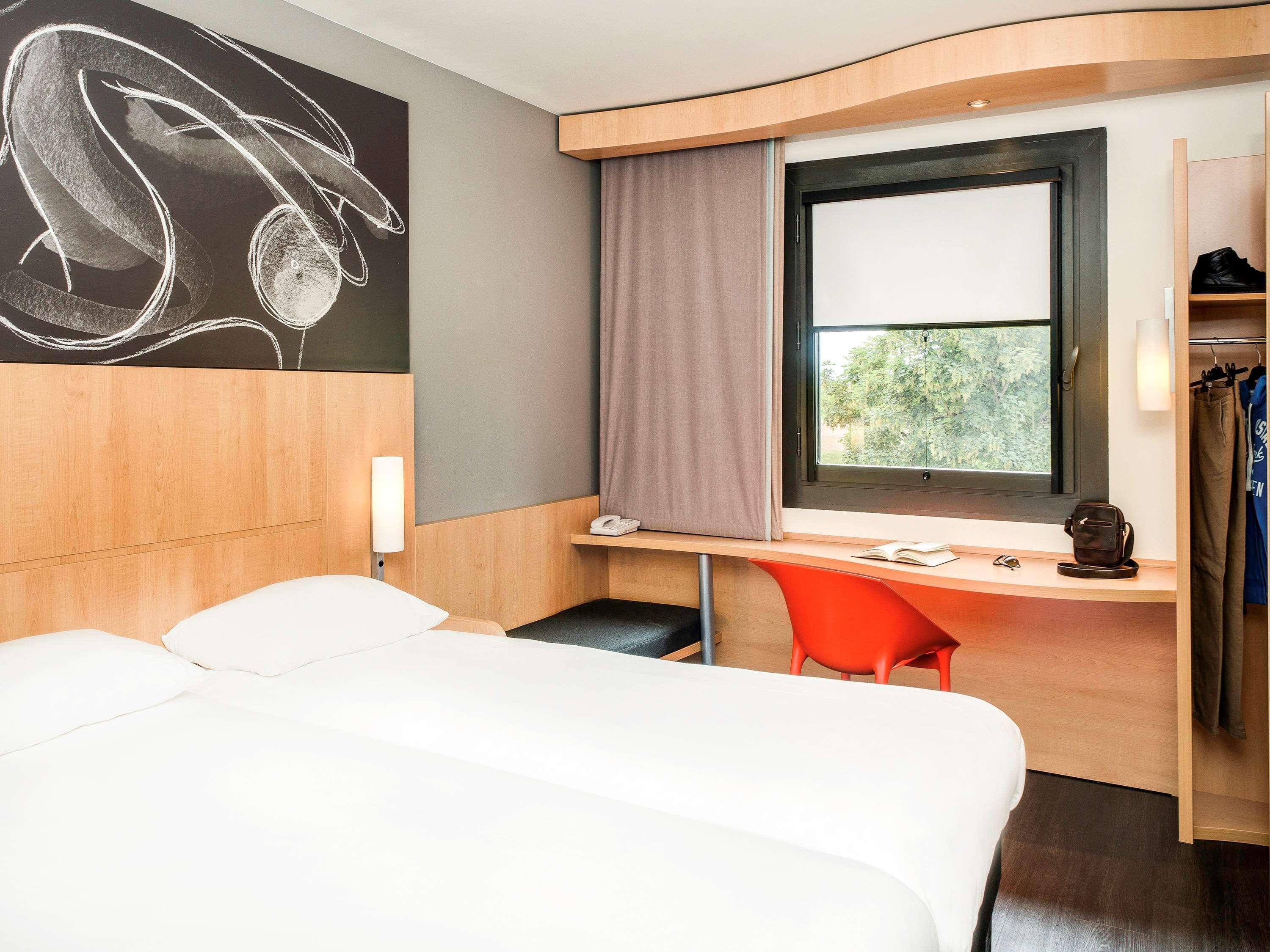 فندق Ibis Montceau Les Mines المظهر الخارجي الصورة